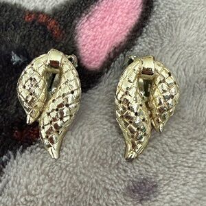 Vintage Elegant Gold-Tone Clip on  Earrings